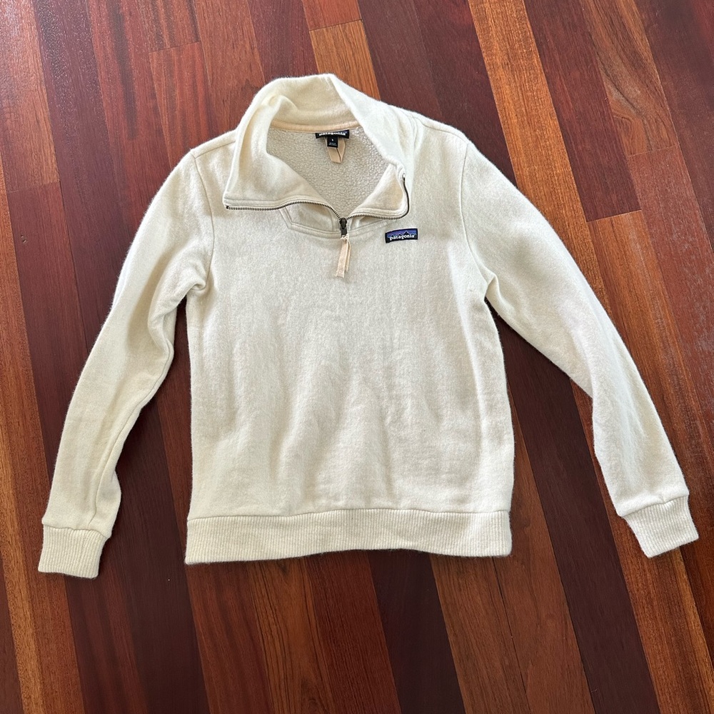 Patagonia cream Fleece Jacket